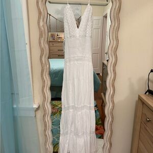 Maxi Dress. NWOT White. Never Worn Bought in Caribbean Resort.
